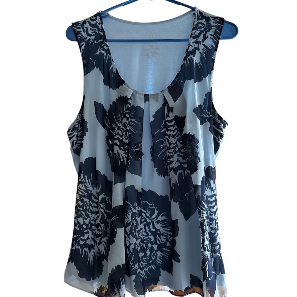 New York & Company Blue Sleeveless Asymmetrical Tank Top
